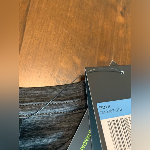 ✔️Nike Dri Fit Tee Size (M) NWT✨ - Picture 8 of 11